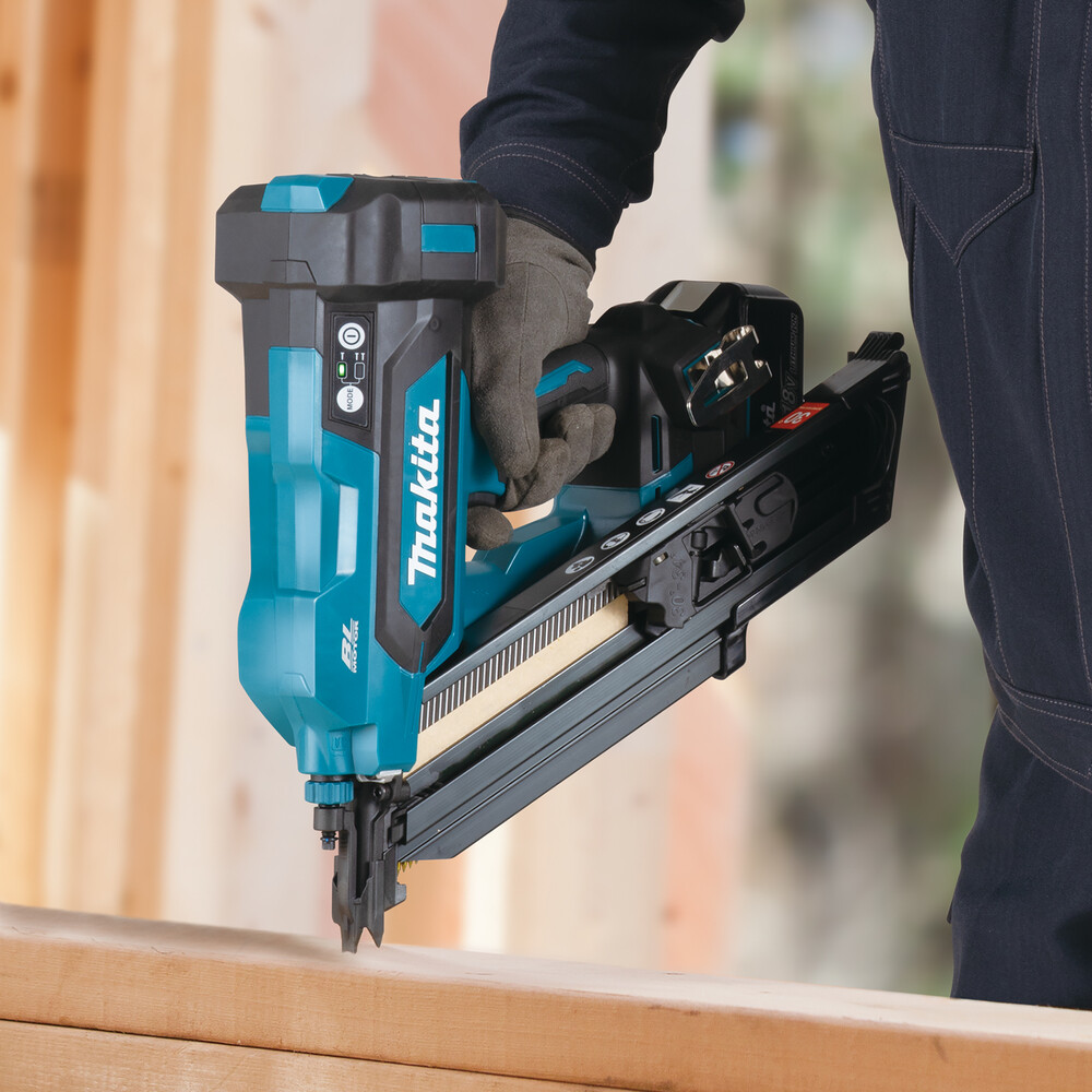 MAKITA Constructietacker 18V DBN900ZK