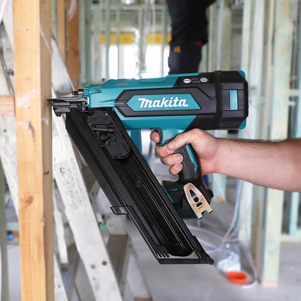 MAKITA Constructietacker 18V DBN900ZK